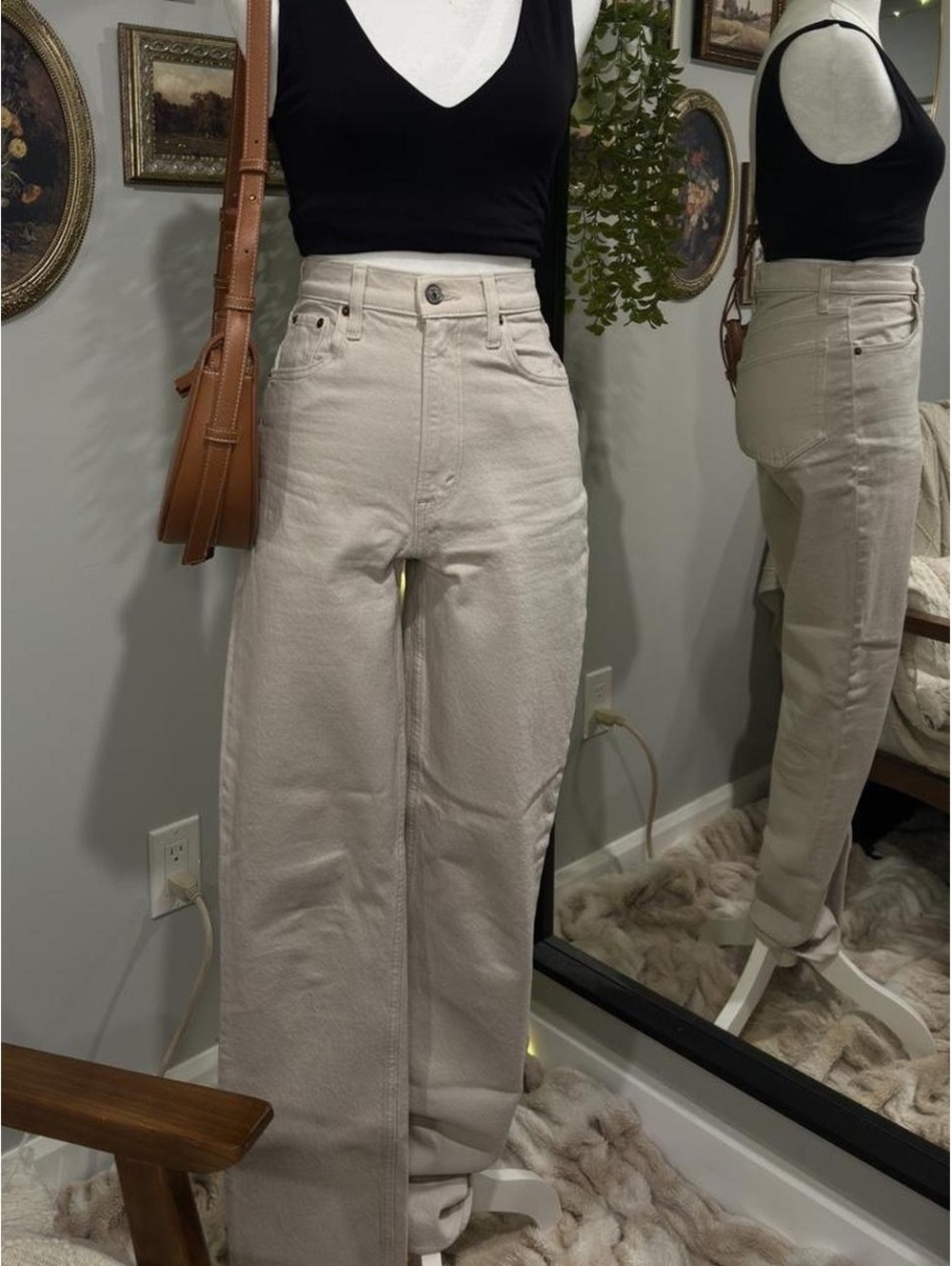 Abercrombie and Fitch light beige 90’s ultra high-waisted straight jean